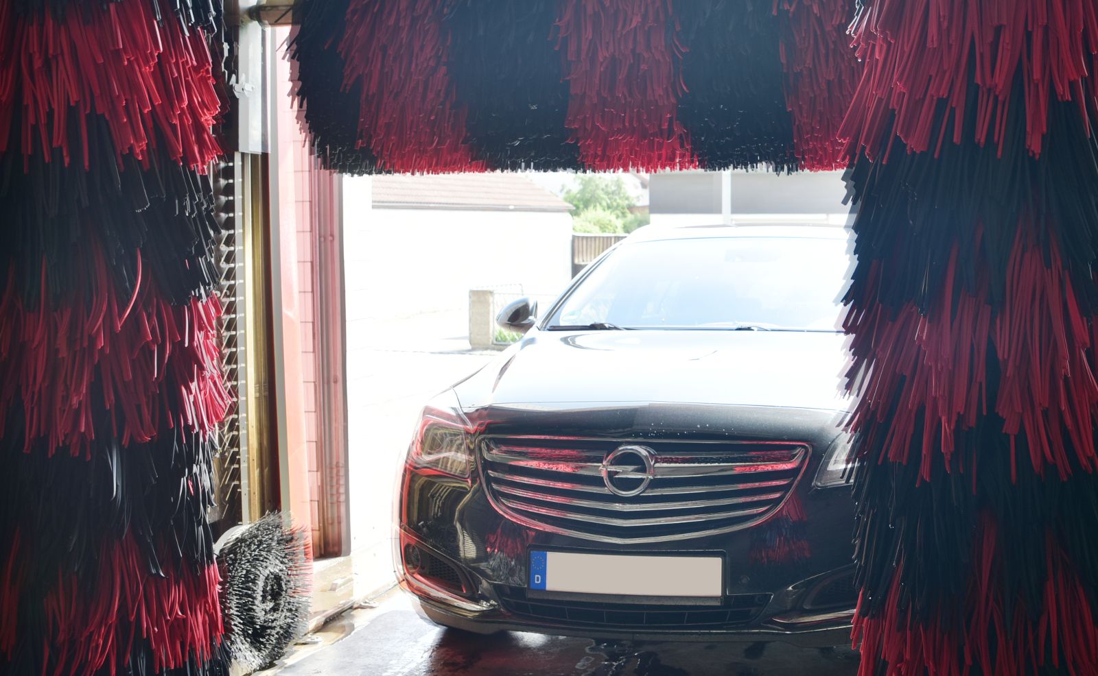 Waschanlage Opel von vorne